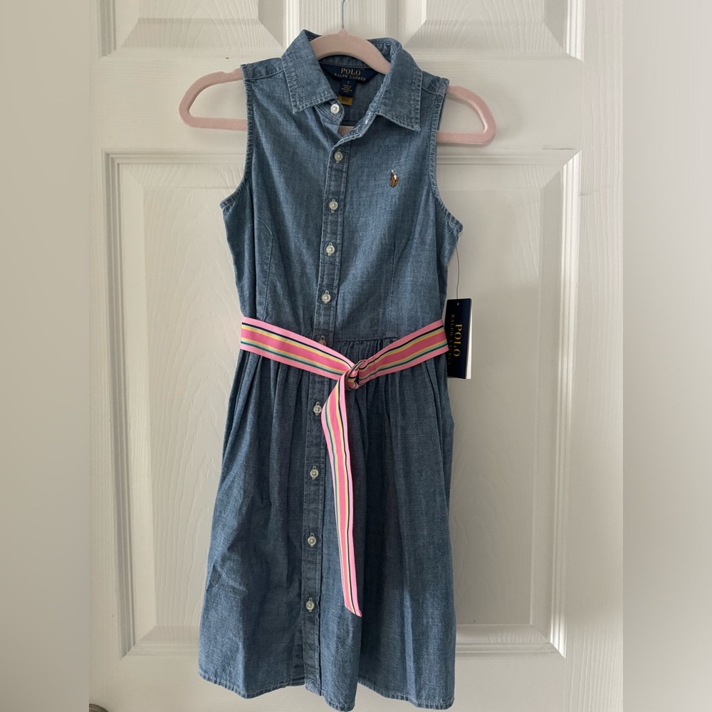 Sleeveless dress